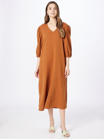 Robe 'FELANI' minimum en marron : devant