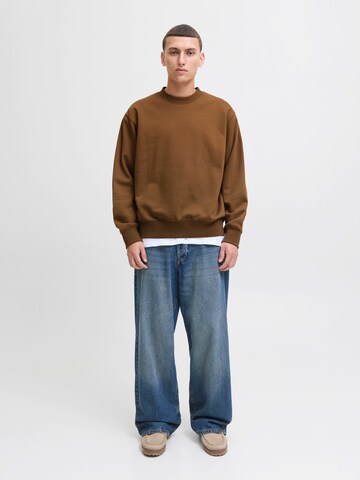 JACK & JONES Свитшот 'JJEUrban Edge' в Коричневый