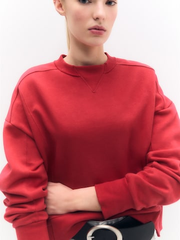 Sweat-shirt Pull&Bear en rouge