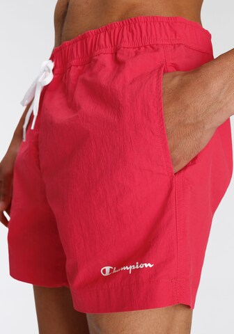 Champion Authentic Athletic Apparel Regular Zwemshorts in Rood