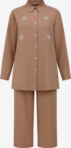 Pantalons de tailleur MODAMIHRAM en marron : devant