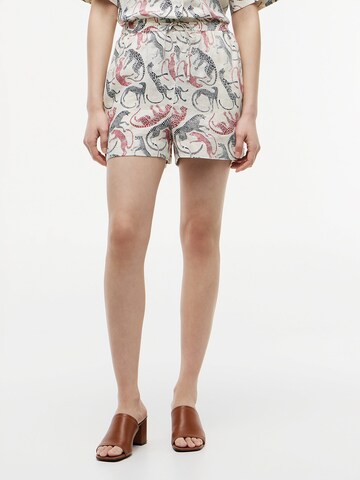 TOMMY HILFIGER Regular Trousers in White: front