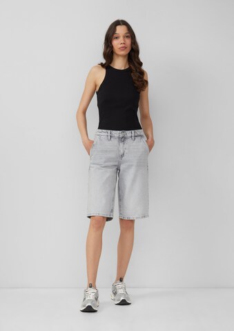 QS Loose fit Jeans in Grey: front