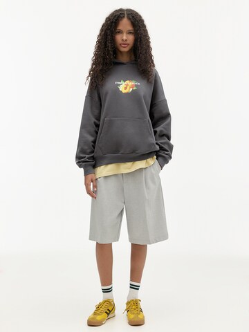 Pull&Bear Sweatshirt 'PEACH' in Schwarz