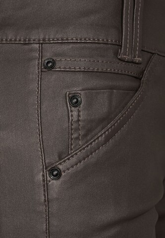 STREET ONE Slimfit Broek in Bruin