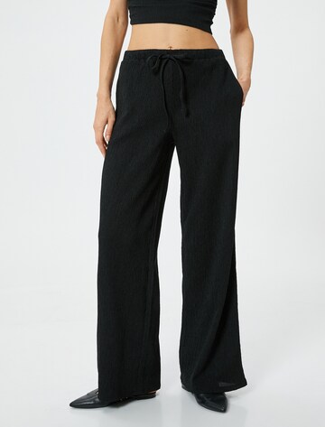 Koton Wide leg Pants in Black: front