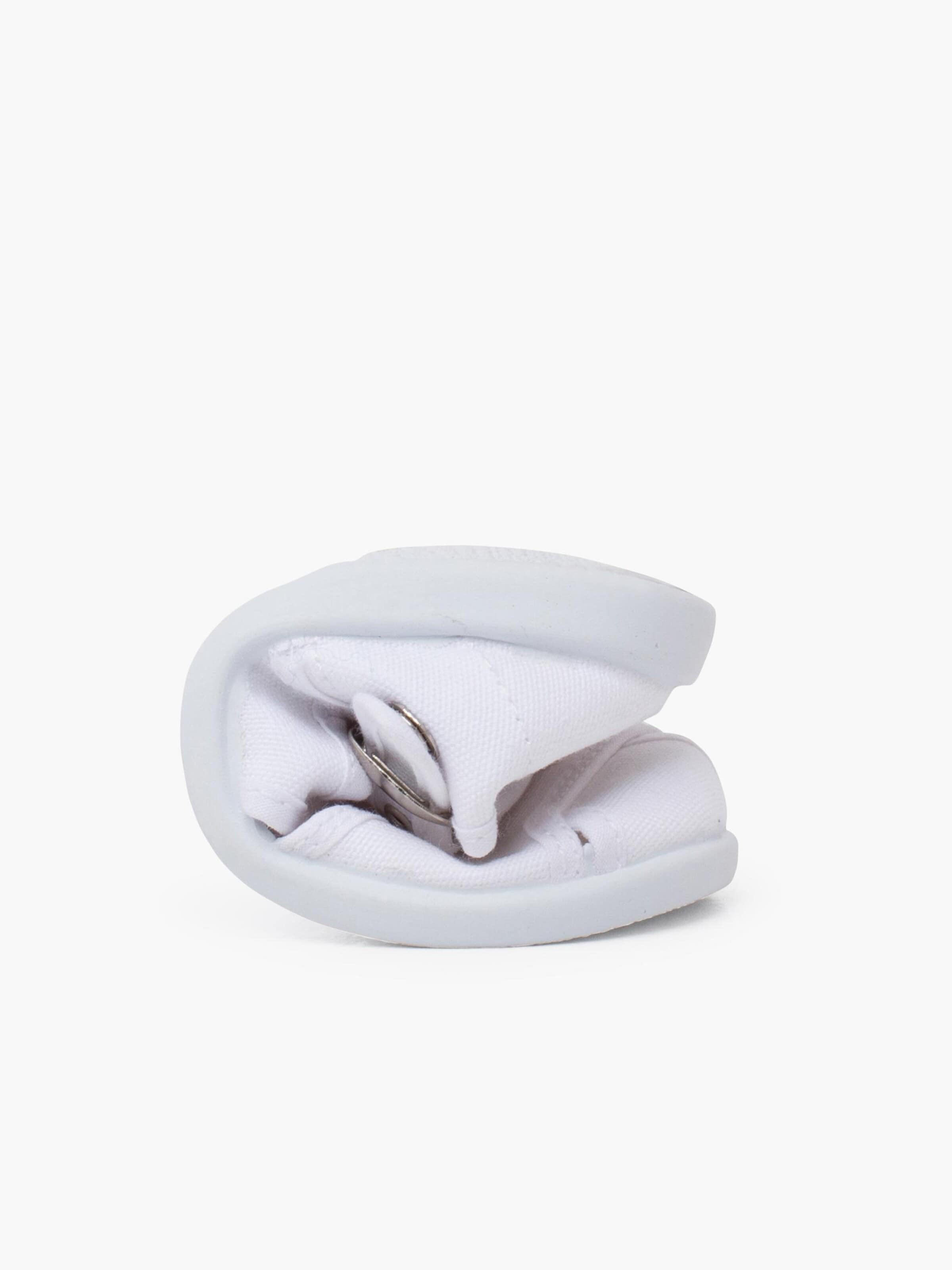 Pisamonas First-Step Shoes in White