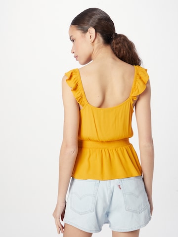 ABOUT YOU Top 'Lillian' in Yellow