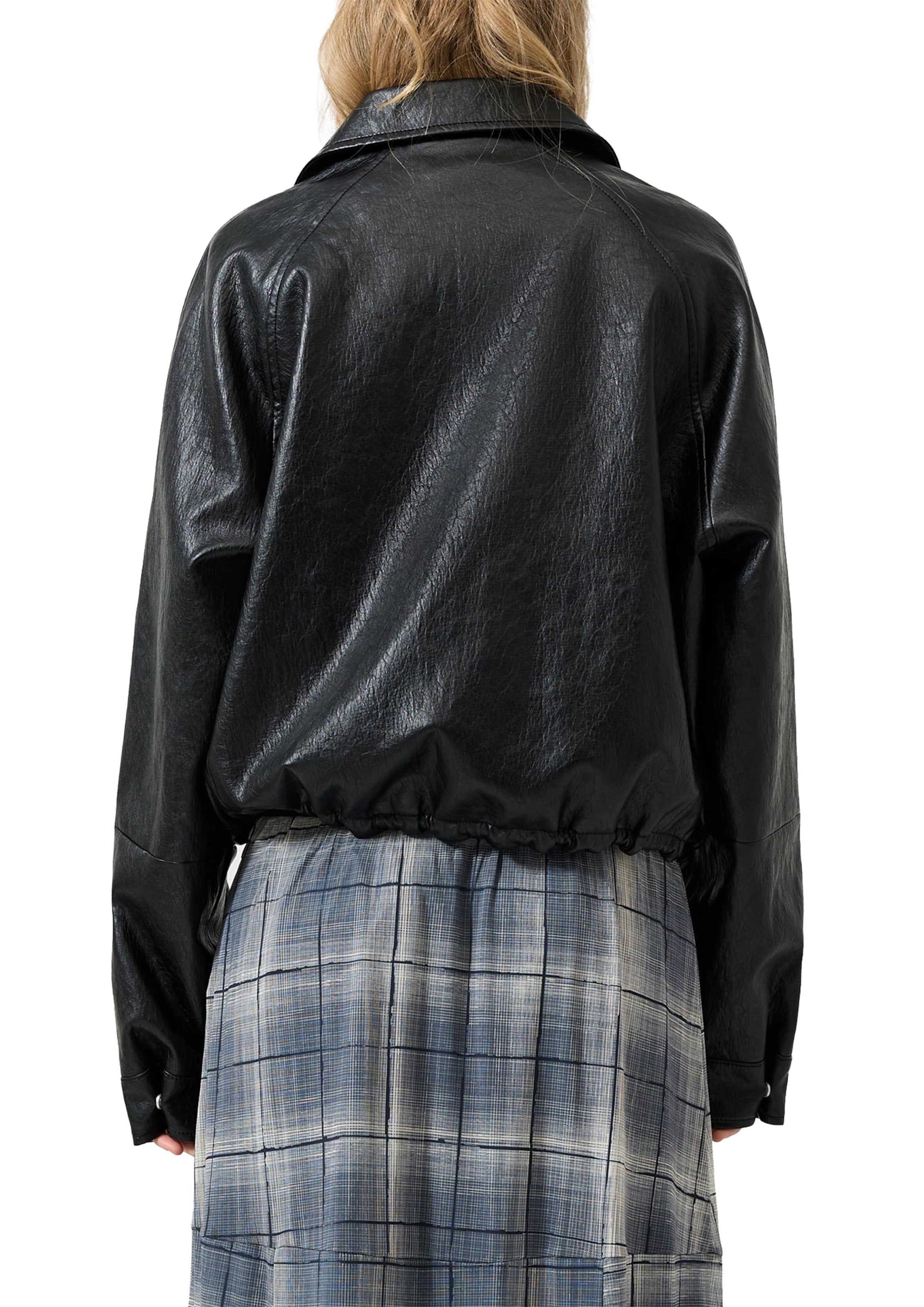 QS Jacke in Schwarz