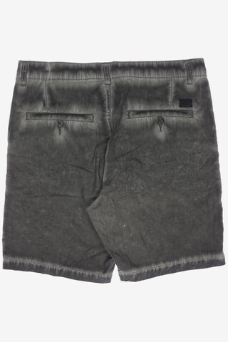 !Solid Shorts in 31-32 in Green