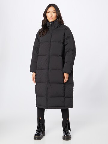 Manteau d’hiver Calvin Klein en noir : devant