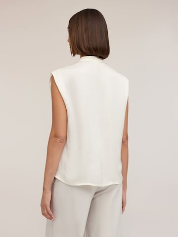 MOTIVI - Blusa en blanco