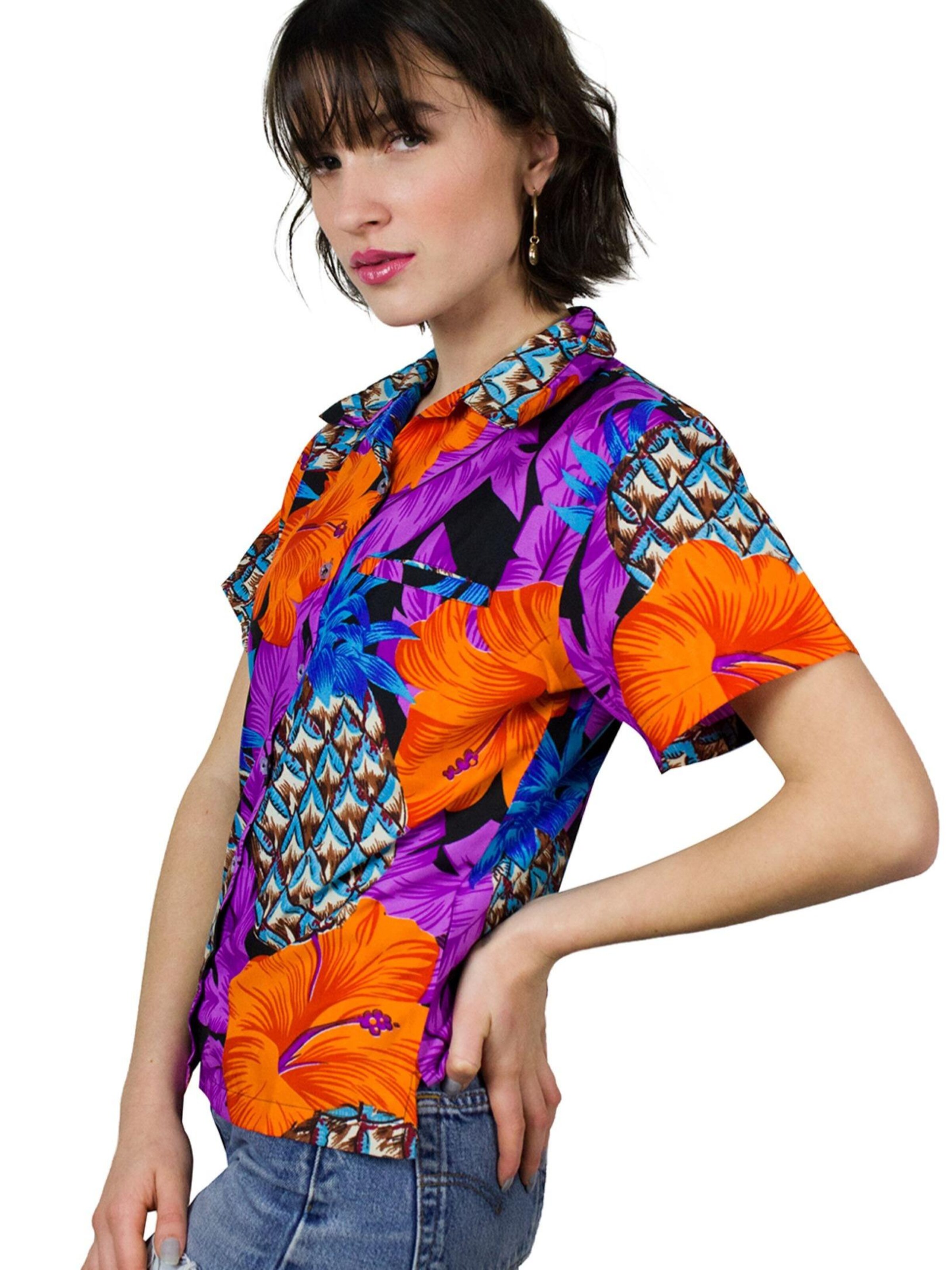 King Kameha Bluse 'Pineapple Hibiscus Black Line'‌‌‌‌ in Lila