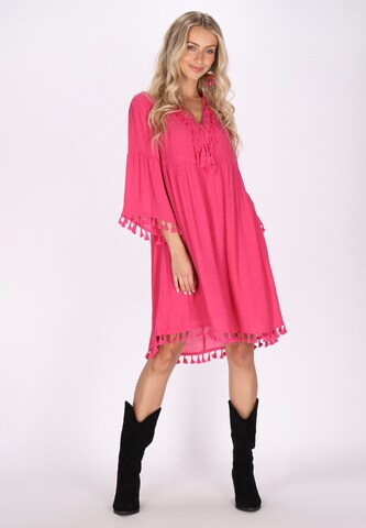Abito di IZIA in rosa: frontale