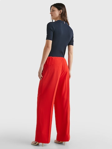 TOMMY HILFIGER Wide leg Παντελόνι με τσάκιση 'Grazer' σε κόκκινο