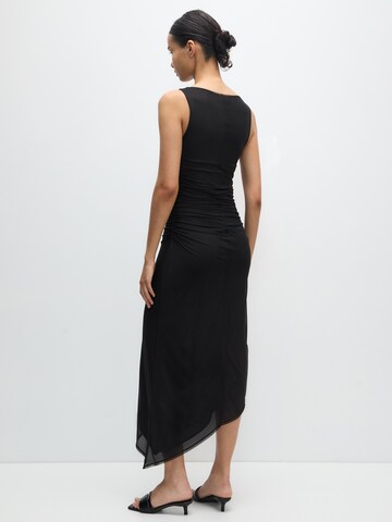 Pull&Bear Šaty – černá