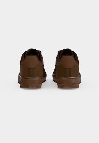 Nike Sportswear Matalavartiset tennarit 'Air Force 1 Retro Premium' värissä ruskea