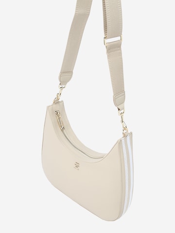 Borsa a tracolla 'Essential' di TOMMY HILFIGER in bianco