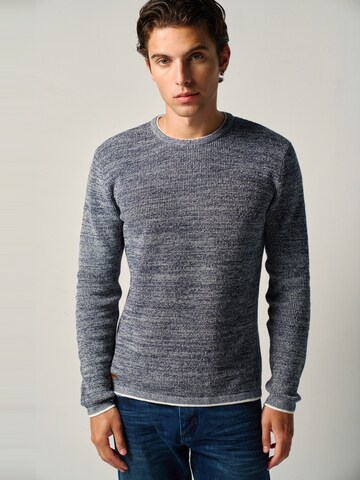 Pull-over KOROSHI en bleu : devant