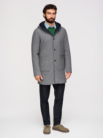 Cappotto di mezza stagione di Ombre in grigio