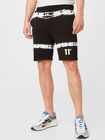 11 Degrees Regular Shorts in Schwarz: predná strana