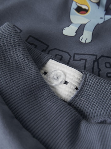 NAME IT - regular Pantalón en gris