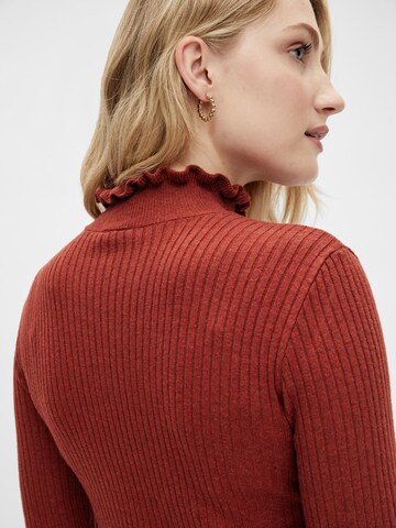 VILA Sweater in Red