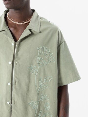 VAMOS CLO Comfort fit Button Up Shirt in Green