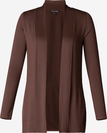 BASE LEVEL CURVY Strickjacke in Braun: Vorderseite