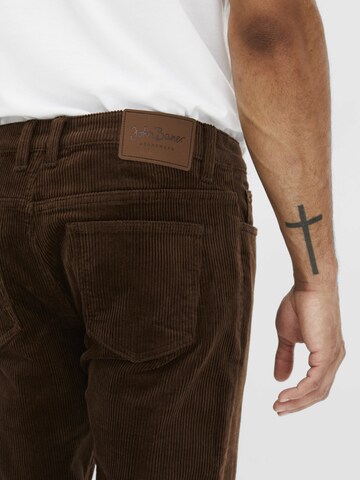 Regular Pantalon bonprix en marron