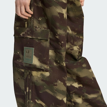 Largi Pantaloni cu buzunare de la ADIDAS ORIGINALS pe verde