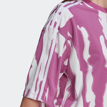 ADIDAS ORIGINALS T-Shirt 'Thebe Magugu Allover Print ' in Lila