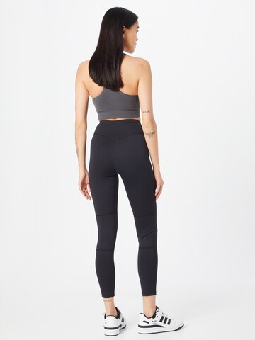 4F Skinny Workout Pants in Black