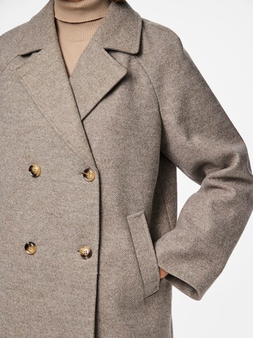 Cappotto di mezza stagione 'PCMarbel' di PIECES in grigio
