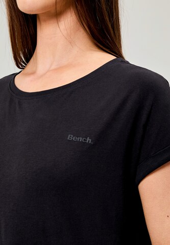 BENCH T-Shirt in Schwarz