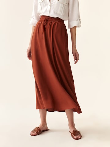 TATUUM Skirt in Orange: front