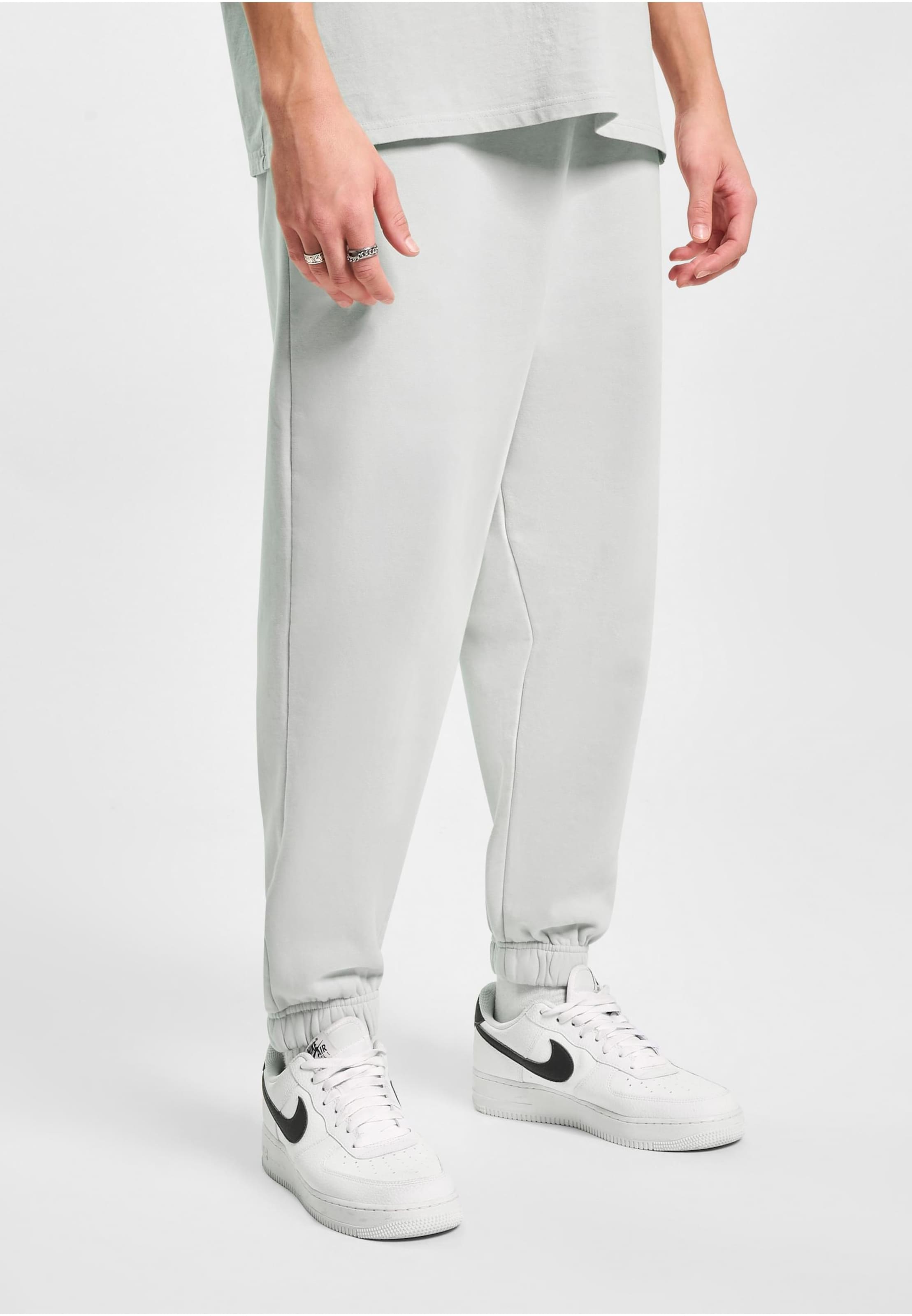 DEF Tapered Pants in Light Grey ABOUT YOU