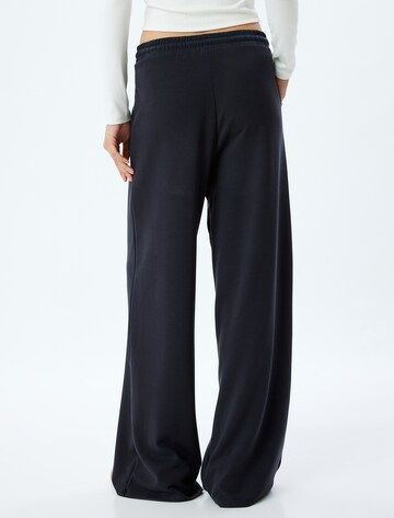Koton Regular Broek in Zwart