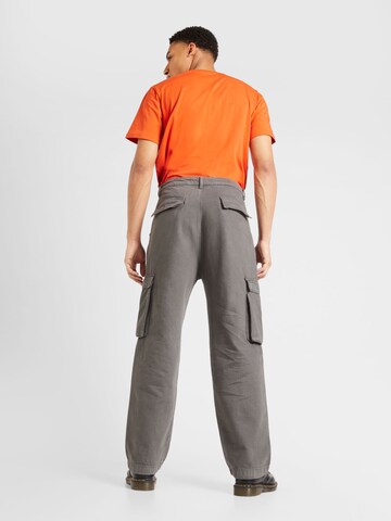 Loosefit Pantaloni cargo di Pegador in grigio