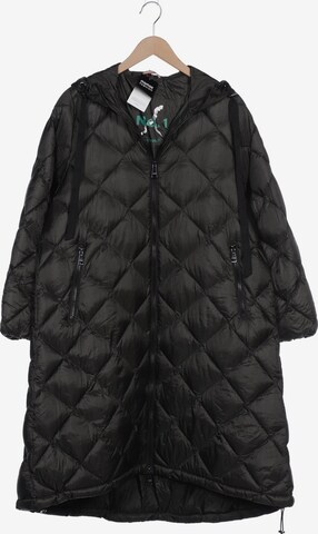 No. 1 Como Jacket & Coat in XS in Green: front