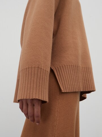 EDITED Sweater 'Liese' in Brown