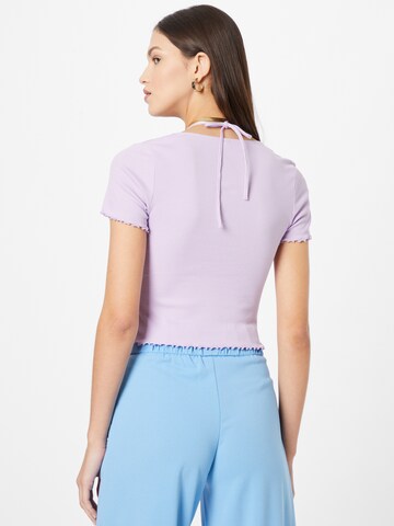 Monki T-Shirt in Lila