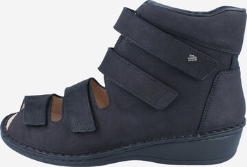 Finn Comfort Sandale in Blau