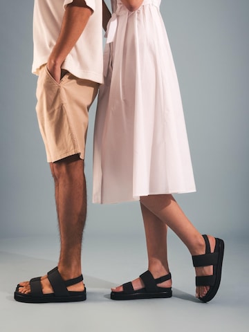 nae Vegan Shoes Sandály 'LAU' – černá