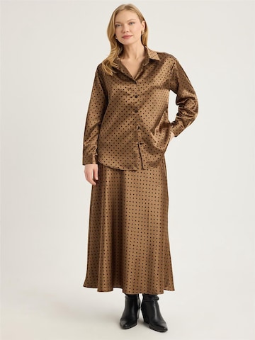 Costume HOME STORE en marron : devant