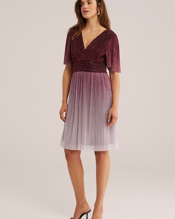 Rochie de la WE Fashion pe mov