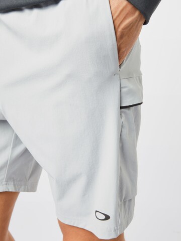 OAKLEY Regular Sportshorts in Grau