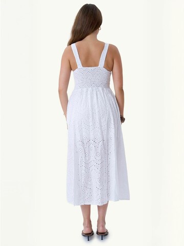 TEESHOPPEN Dress ' Asta ' in White