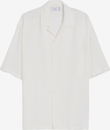 Coupe regular Chemise Bershka en blanc : devant