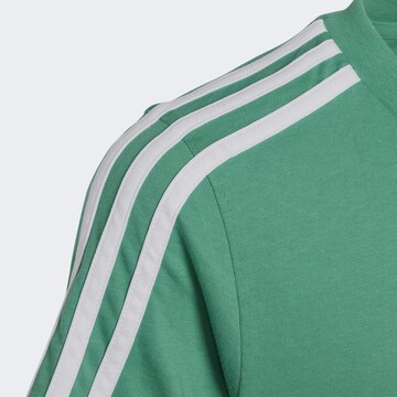 T-Shirt fonctionnel 'Essentials 3-Stripes' ADIDAS SPORTSWEAR en vert